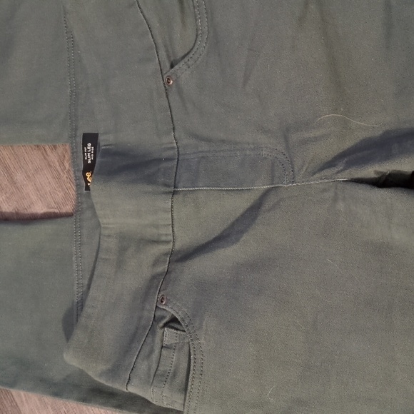 Lee jeans, Women's sz 9, olive green, EUC. 2 for $30 - Picture 2 of 6